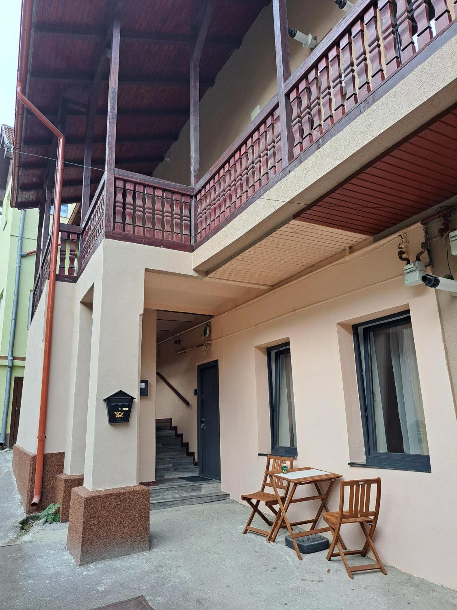 Cosy Studio In The Heart Of Брашов Екстер'єр фото