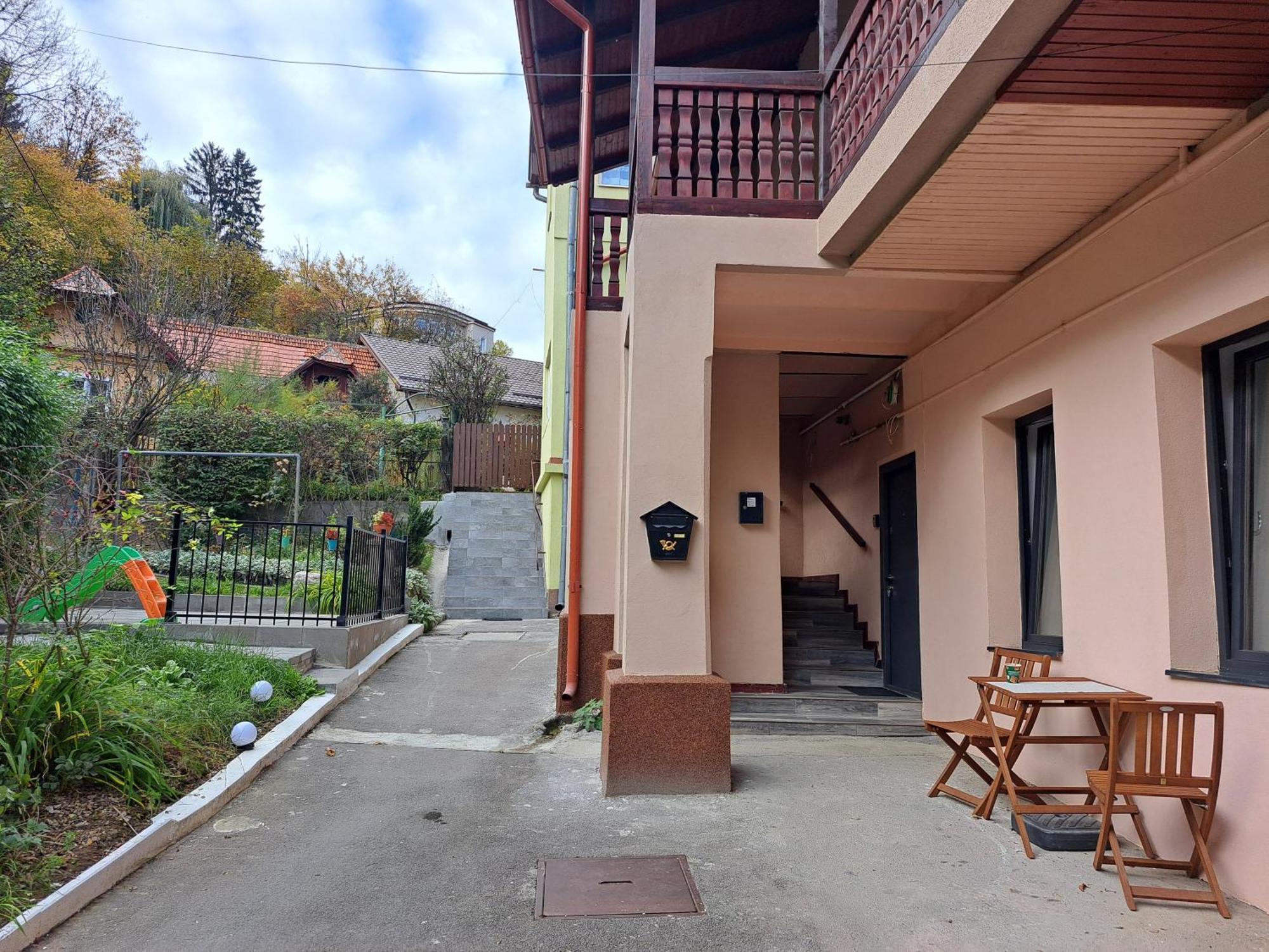Cosy Studio In The Heart Of Брашов Екстер'єр фото
